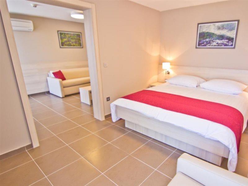 Plaza Sunny Hotel - San Marino Sunny Resort By Valamar Lopar Exterior foto